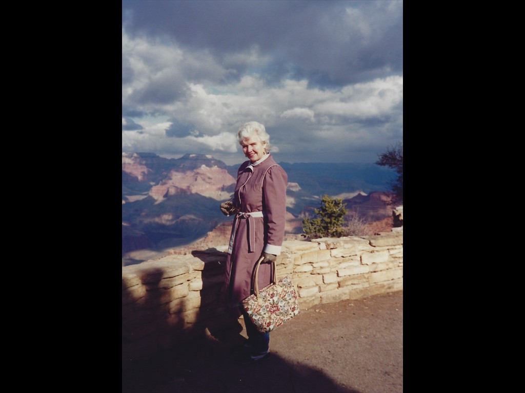 K08 Bobbi Overlooking Grand Canyon